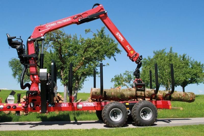 STEPA C12 Tonnen mit Z-Forstkran/ STEPA C12 Tons con gru Z-Forestry STEPA C12 Tonnen mit Z-Forstkran/ STEPA C12 Tons con gru Z-Forestry